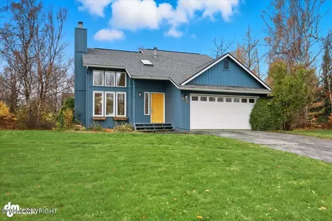 2020 N Palomino Ln, Palmer, AK 99645