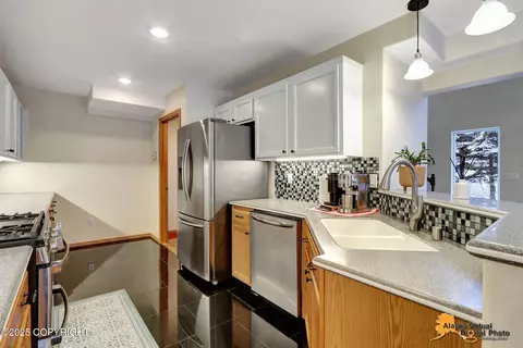 8909 Meadow Park Cir, Eagle River, AK 99577 photo 9