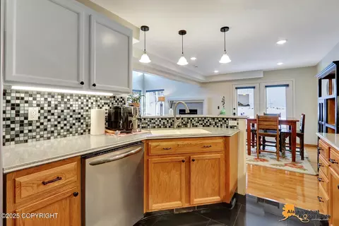 8909 Meadow Park Cir, Eagle River, AK 99577 photo 10
