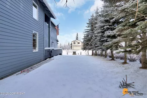 8909 Meadow Park Cir, Eagle River, AK 99577 photo 25