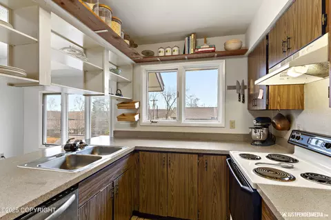 Kitchen - 7728 Boundary Ave # E2, Anchorage, AK 99504 photo 2 of 2