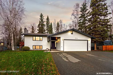 3310 Wells Cir, Anchorage, AK 99508