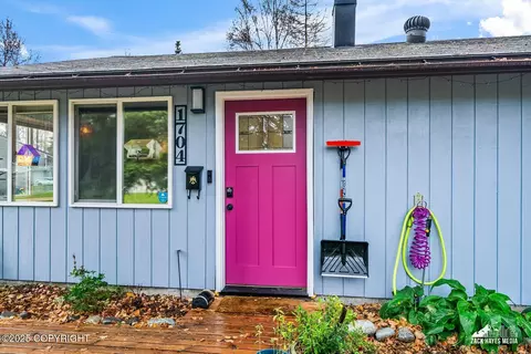 1704 Link Ct, Anchorage, AK 99504