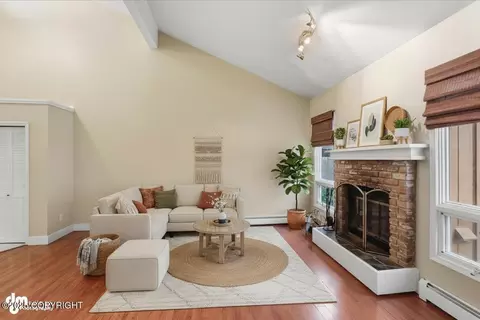 10690 Commodore Dr, Anchorage, AK 99507 photo 9