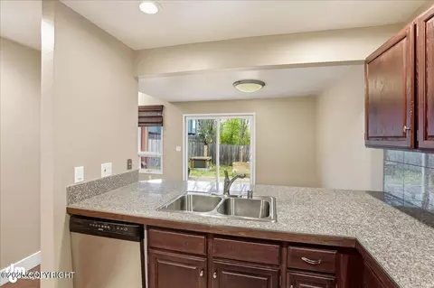 10690 Commodore Dr, Anchorage, AK 99507 photo 15