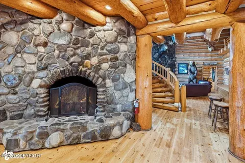 Entry Way - 67480 Halibut Rd, Ninilchik, AK 99639 photo 4 of 9