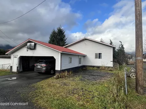 103 S Hungerford Hill Rd, Petersburg, AK 99833