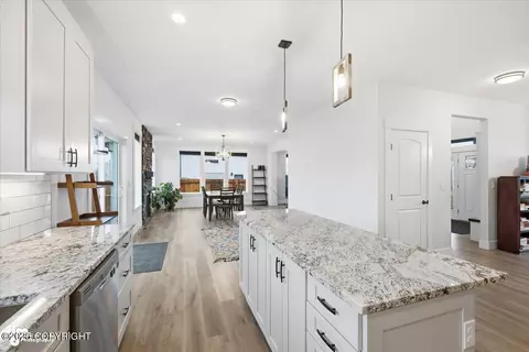 Kitchen - 6865 E Gateway Dr, Wasilla, AK 99654 photo 6 of 7