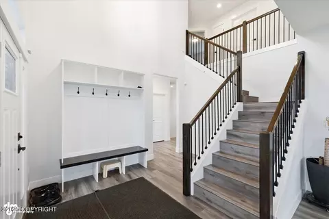 Entry Way - 6865 E Gateway Dr, Wasilla, AK 99654 photo 2 of 10