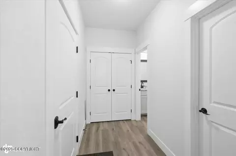 Entry Way - 6865 E Gateway Dr, Wasilla, AK 99654 photo 5 of 10
