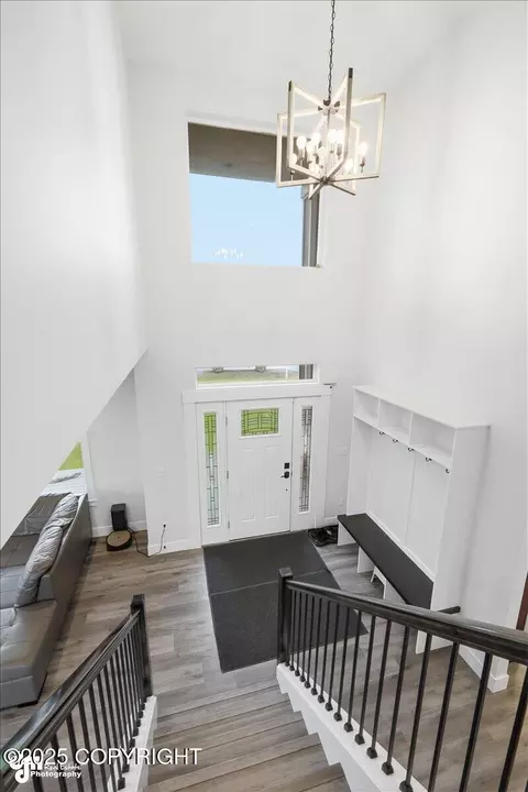 Entry Way - 6865 E Gateway Dr, Wasilla, AK 99654 photo 7 of 10