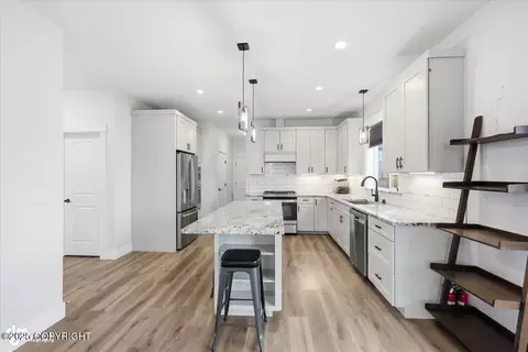 Kitchen - 6865 E Gateway Dr, Wasilla, AK 99654 photo 1 of 7
