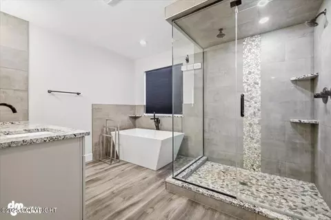 Bath - 6865 E Gateway Dr, Wasilla, AK 99654 photo 3 of 7