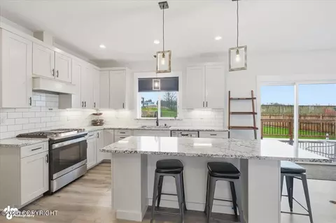 Kitchen - 6865 E Gateway Dr, Wasilla, AK 99654 photo 3 of 7