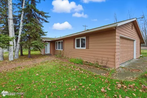643 Kim Pl, Anchorage, AK 99504