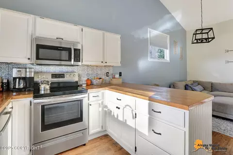 Kitchen - 18831 Sarichef Loop, Eagle River, AK 99577 photo 5 of 5