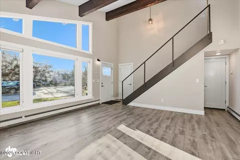 Living - 910 Bench Ct, Anchorage, AK 99504 photo 4 of 5