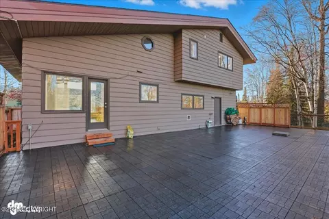 Exterior - 910 Bench Ct, Anchorage, AK 99504 photo 6 of 13