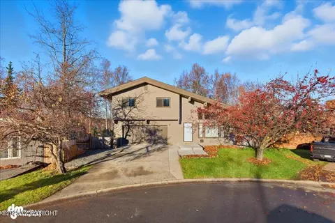 Exterior - 910 Bench Ct, Anchorage, AK 99504 photo 11 of 13