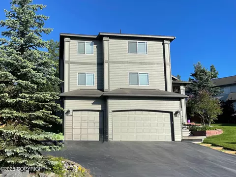 8933 Sahalee Dr, Anchorage, AK 99507