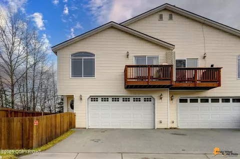 981 Oakridge Dr, Anchorage, AK 99518