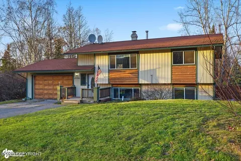 17705 Teklanika Dr, Eagle River, AK 99577