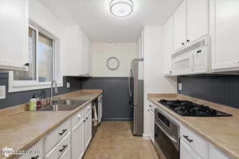 Kitchen - 17705 Teklanika Dr, Eagle River, AK 99577 photo 1 of 3