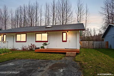 3220 Travis Ln, Anchorage, AK 99507
