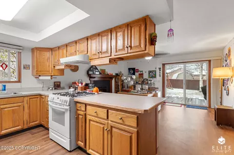 Kitchen - 9902 Afognak Cir, Eagle River, AK 99577 photo 2 of 4