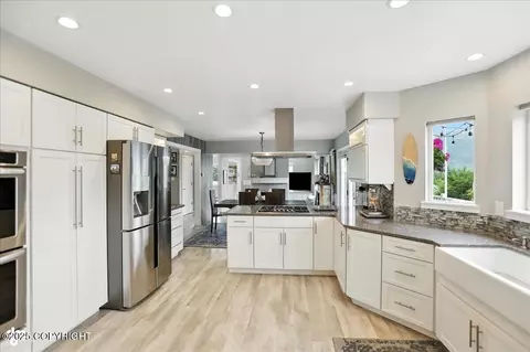 Kitchen - 11114 Kaskanak Dr, Eagle River, AK 99577 photo 6 of 8