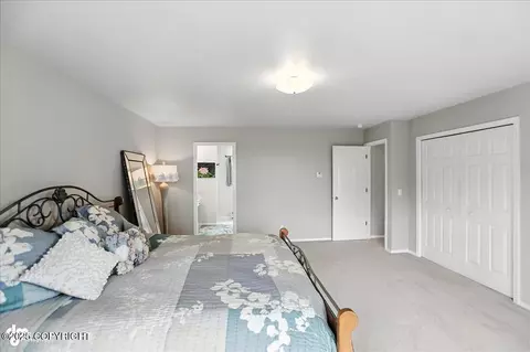 Bedroom - 11114 Kaskanak Dr, Eagle River, AK 99577 photo 3 of 11