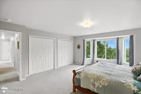 Bedroom - 11114 Kaskanak Dr, Eagle River, AK 99577 photo 4 of 11