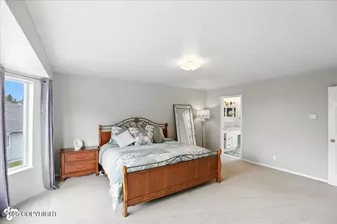 Bedroom - 11114 Kaskanak Dr, Eagle River, AK 99577 photo 2 of 11