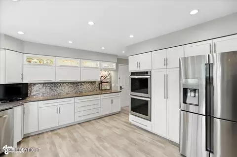 Kitchen - 11114 Kaskanak Dr, Eagle River, AK 99577 photo 7 of 8
