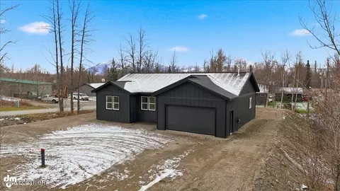 7786 E Reisner Loop, Palmer, AK 99645 photo 3