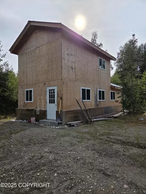 35599 S Montana Creek Rd, Talkeetna, AK 99676