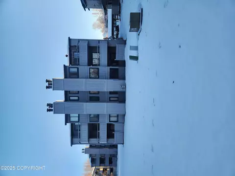 1621 Eastridge Dr # 102, Anchorage, AK 99501