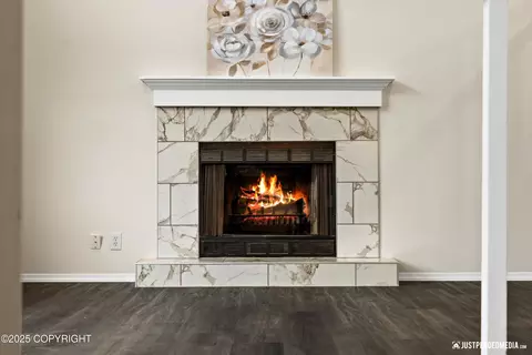 Living - 16622 Riddell Cir, Eagle River, AK 99577 photo 2 of 6