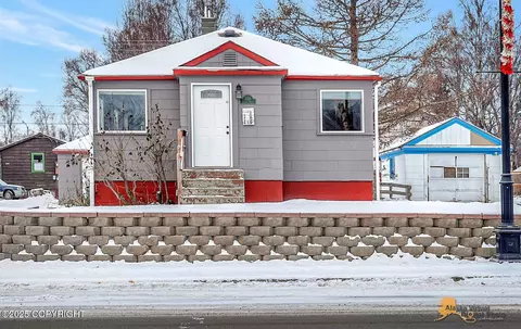 228 S Alaska St, Palmer, AK 99645