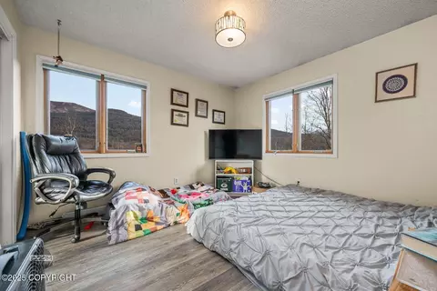 Bedroom - 14417 Terrace Ln, Eagle River, AK 99577 photo 3 of 6