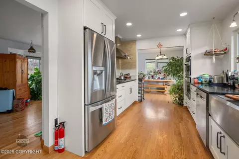Kitchen - 14417 Terrace Ln, Eagle River, AK 99577 photo 4 of 5