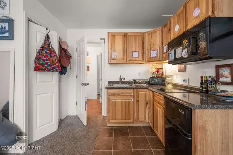Kitchen - 14417 Terrace Ln, Eagle River, AK 99577 photo 5 of 5