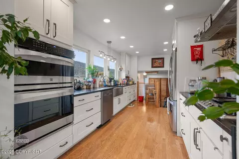 Kitchen - 14417 Terrace Ln, Eagle River, AK 99577 photo 3 of 5