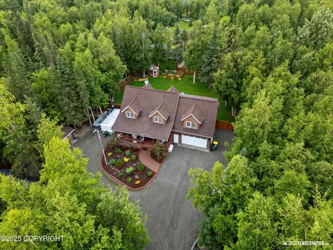 4051 Twilight Ln, Anchorage, AK 99516