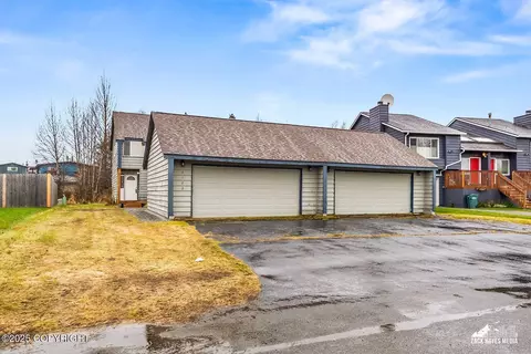 9122 Lakehurst Dr, Anchorage, AK 99502