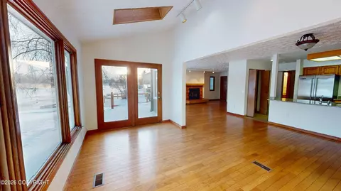 2542 Curlew Cir # 5, Anchorage, AK 99502