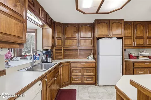 Kitchen - 18709 Whirlaway Rd, Eagle River, AK 99577 photo 2 of 5