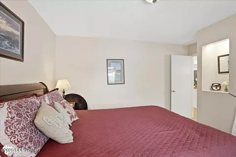 Bedroom - 18709 Whirlaway Rd, Eagle River, AK 99577 photo 2 of 8