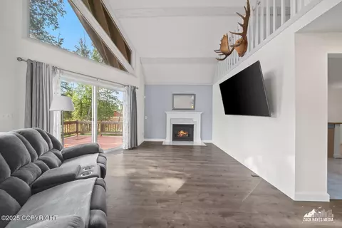 Living - 19118 Richner Rd, Chugiak, AK 99567 photo 8 of 10