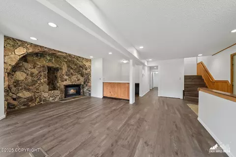 Living - 19118 Richner Rd, Chugiak, AK 99567 photo 3 of 10